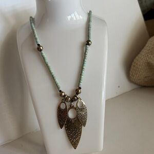 Elegant Gold and Green Pendant Necklace